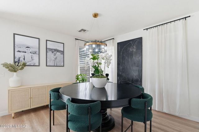 8949 N Wild Eagle Avenue, Tucson, AZ 85742