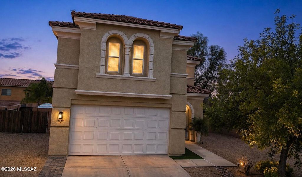 8949 N Wild Eagle Avenue, Tucson, AZ 85742