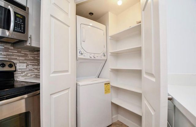 3525 Sage Road 1018, Houston, TX 77056