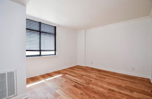 3525 Sage Road 1018, Houston, TX 77056