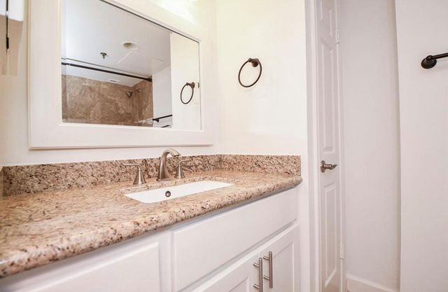 3525 Sage Road 1018, Houston, TX 77056