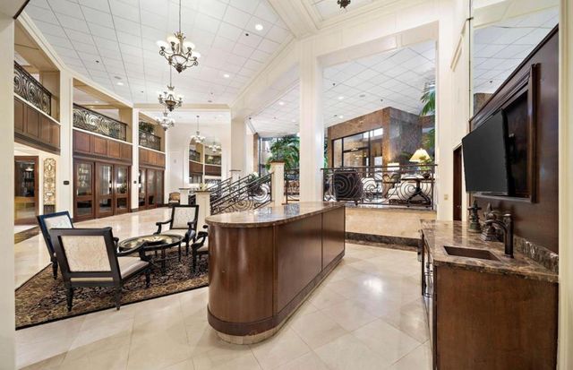 3525 Sage Road 1018, Houston, TX 77056
