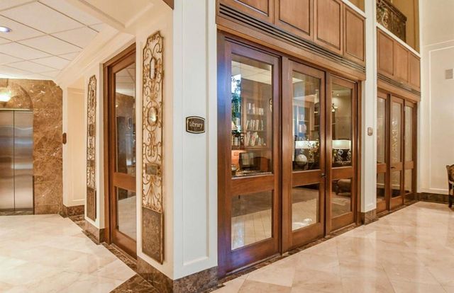 3525 Sage Road 1018, Houston, TX 77056
