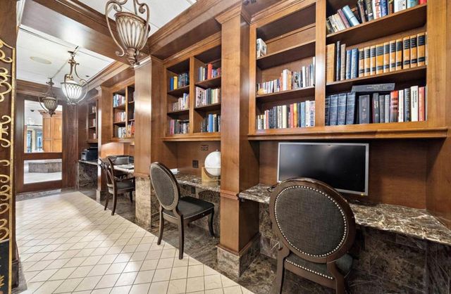3525 Sage Road 1018, Houston, TX 77056