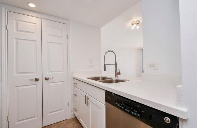 3525 Sage Road 1018, Houston, TX 77056