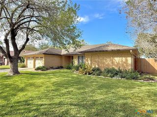 316 Buckingham Street, Victoria, TX 77904