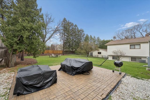573 Dublin Drive, Mundelein, IL 60060