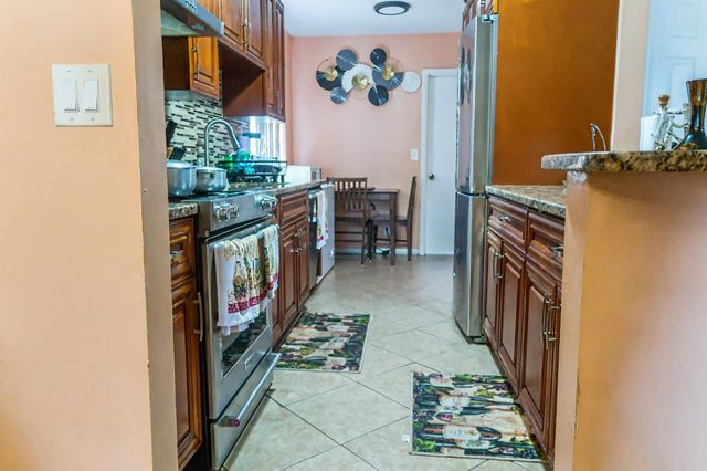 7095 Pine Bluff Drive, Lake Worth, FL 33467