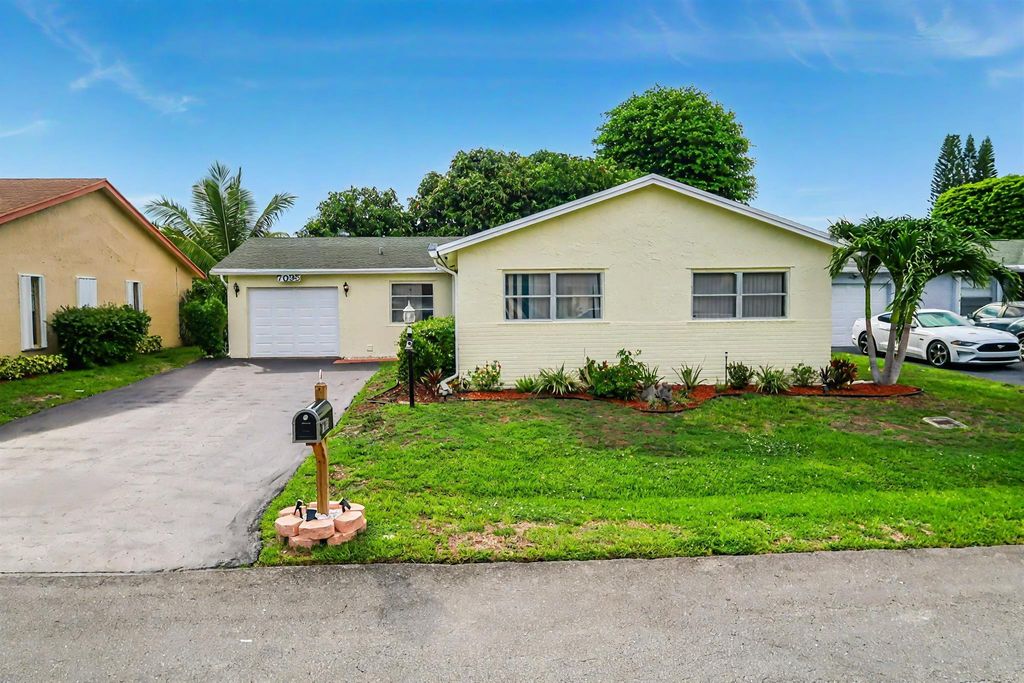 7095 Pine Bluff Drive, Lake Worth, FL 33467