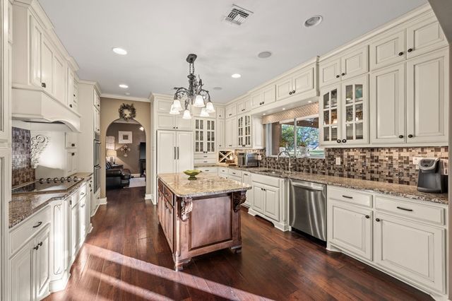 125 Grady Lane, Kerrville, TX 78028