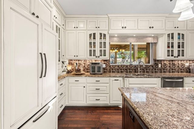 125 Grady Lane, Kerrville, TX 78028