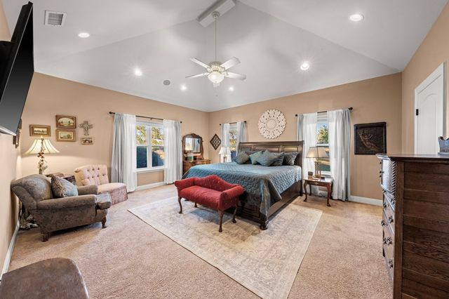 125 Grady Lane, Kerrville, TX 78028