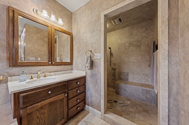 125 Grady Lane, Kerrville, TX 78028