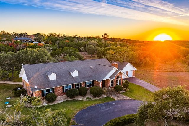 125 Grady Lane, Kerrville, TX 78028