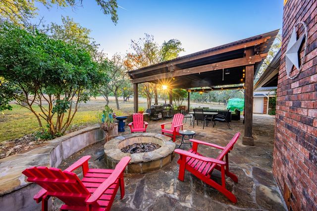 125 Grady Lane, Kerrville, TX 78028