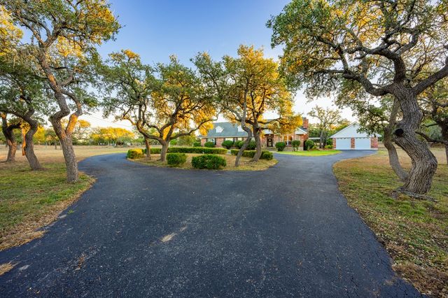 125 Grady Lane, Kerrville, TX 78028