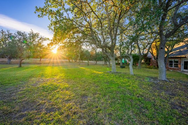 125 Grady Lane, Kerrville, TX 78028