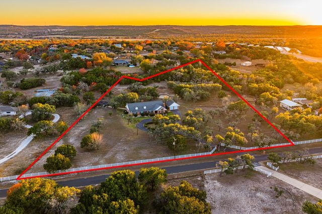 125 Grady Lane, Kerrville, TX 78028