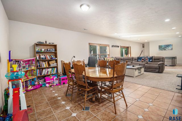 5201 E Quincey St Street, Sioux Falls, SD 57110