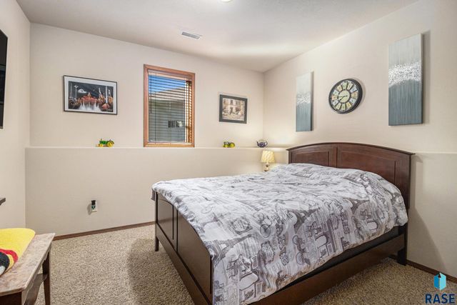 5201 E Quincey St Street, Sioux Falls, SD 57110