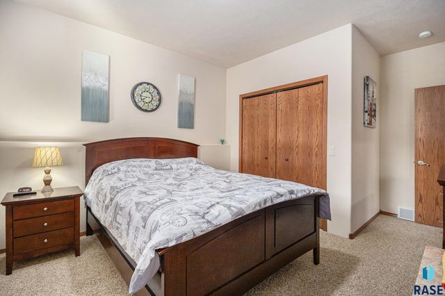 5201 E Quincey St Street, Sioux Falls, SD 57110