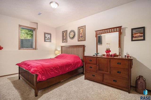 5201 E Quincey St Street, Sioux Falls, SD 57110