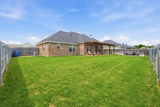 720 Whirlaway Road, Hewitt, TX 76643