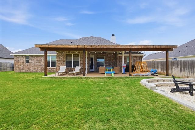 720 Whirlaway Road, Hewitt, TX 76643