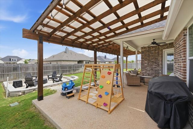 720 Whirlaway Road, Hewitt, TX 76643