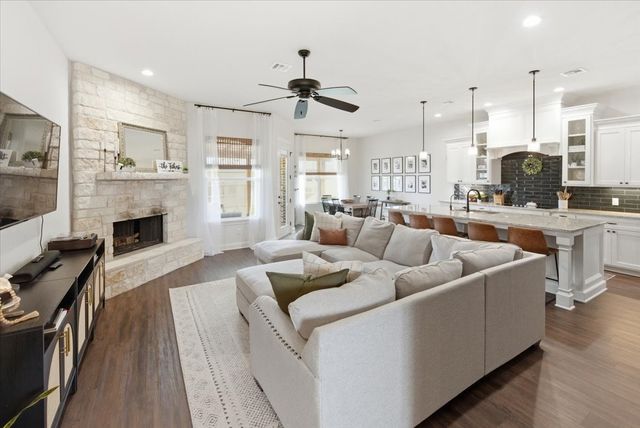 720 Whirlaway Road, Hewitt, TX 76643