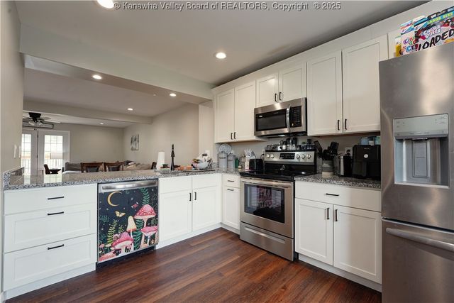 9073 Teays Valley Road, Scott Depot, WV 25560