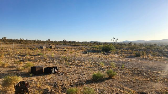 17932 N Needle Drive, Dolan Springs, AZ 86441