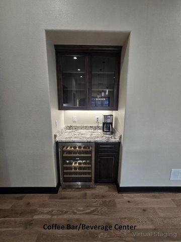 S64W22860 Garrett DRIVE, Waukesha, WI 53189