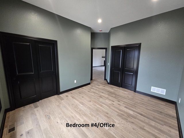 S64W22860 Garrett DRIVE, Waukesha, WI 53189