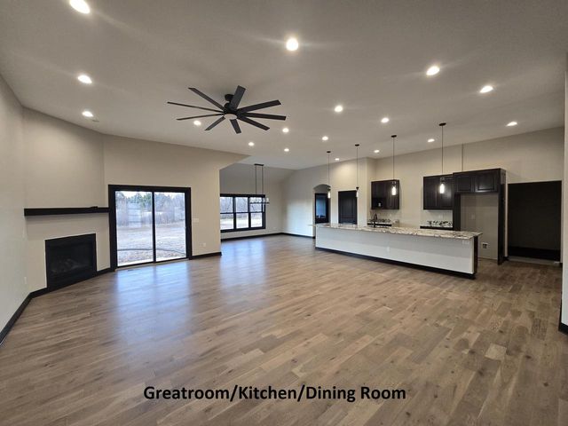 S64W22860 Garrett DRIVE, Waukesha, WI 53189