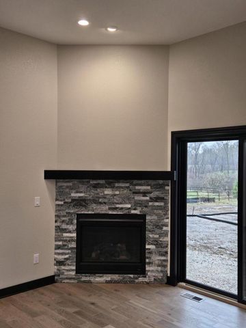 S64W22860 Garrett DRIVE, Waukesha, WI 53189