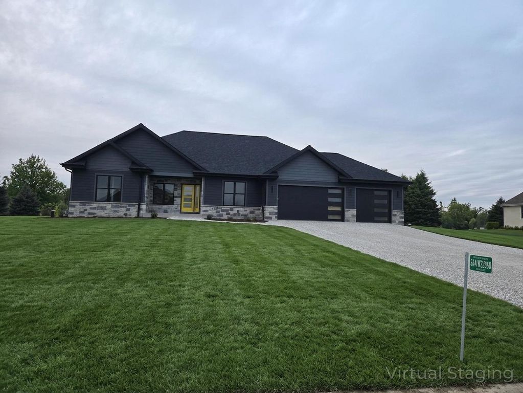 S64W22860 Garrett DRIVE, Waukesha, WI 53189