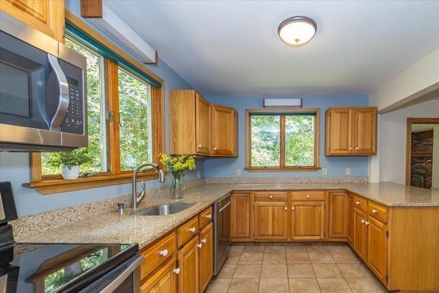 103 Westford St, Chelmsford, MA 01824