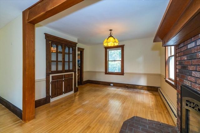 103 Westford St, Chelmsford, MA 01824