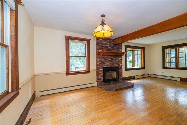 103 Westford St, Chelmsford, MA 01824