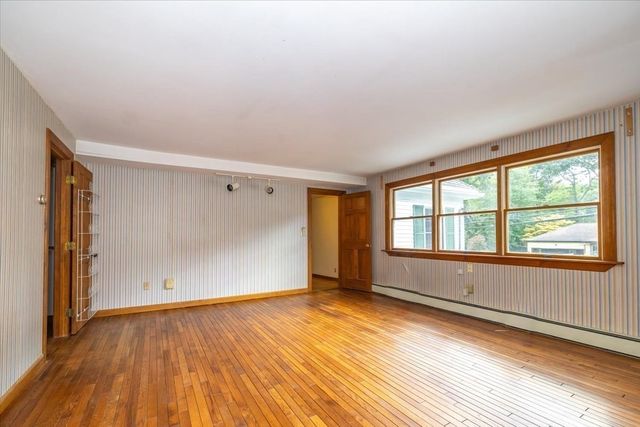 103 Westford St, Chelmsford, MA 01824