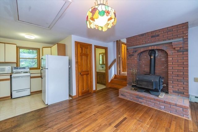 103 Westford St, Chelmsford, MA 01824