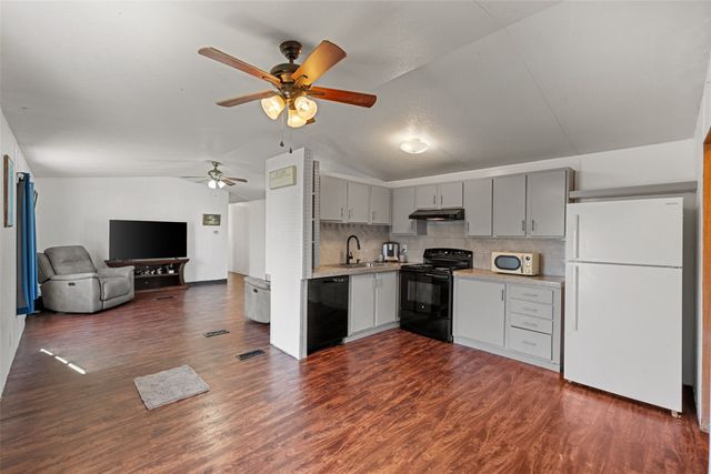 803 Evening Drive, Arlington, TX 76001