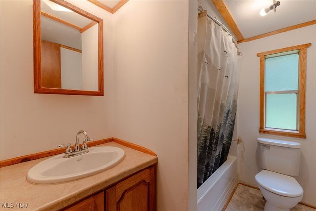 6990 Morrell Ray Road, Bristolville, OH 44402