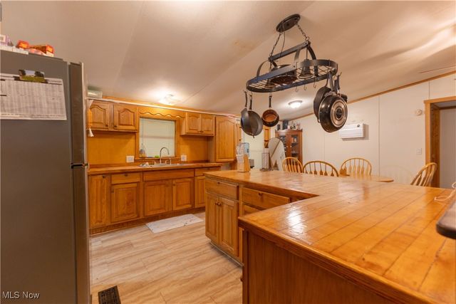 6990 Morrell Ray Road, Bristolville, OH 44402