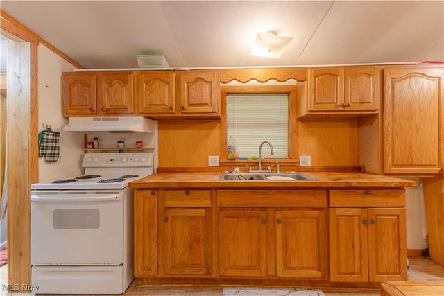 6990 Morrell Ray Road, Bristolville, OH 44402