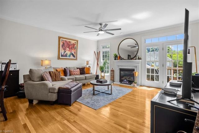 509 Sherwood Hills Drive, Winston-salem, NC 27104