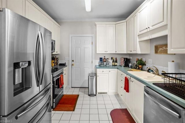 509 Sherwood Hills Drive, Winston-salem, NC 27104