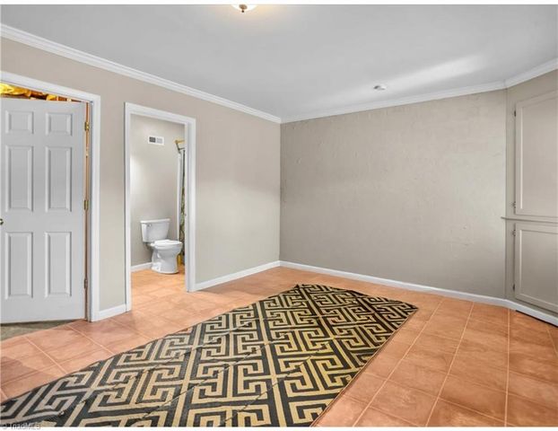 509 Sherwood Hills Drive, Winston-salem, NC 27104