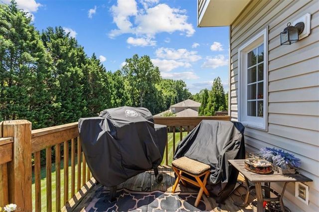 509 Sherwood Hills Drive, Winston-salem, NC 27104